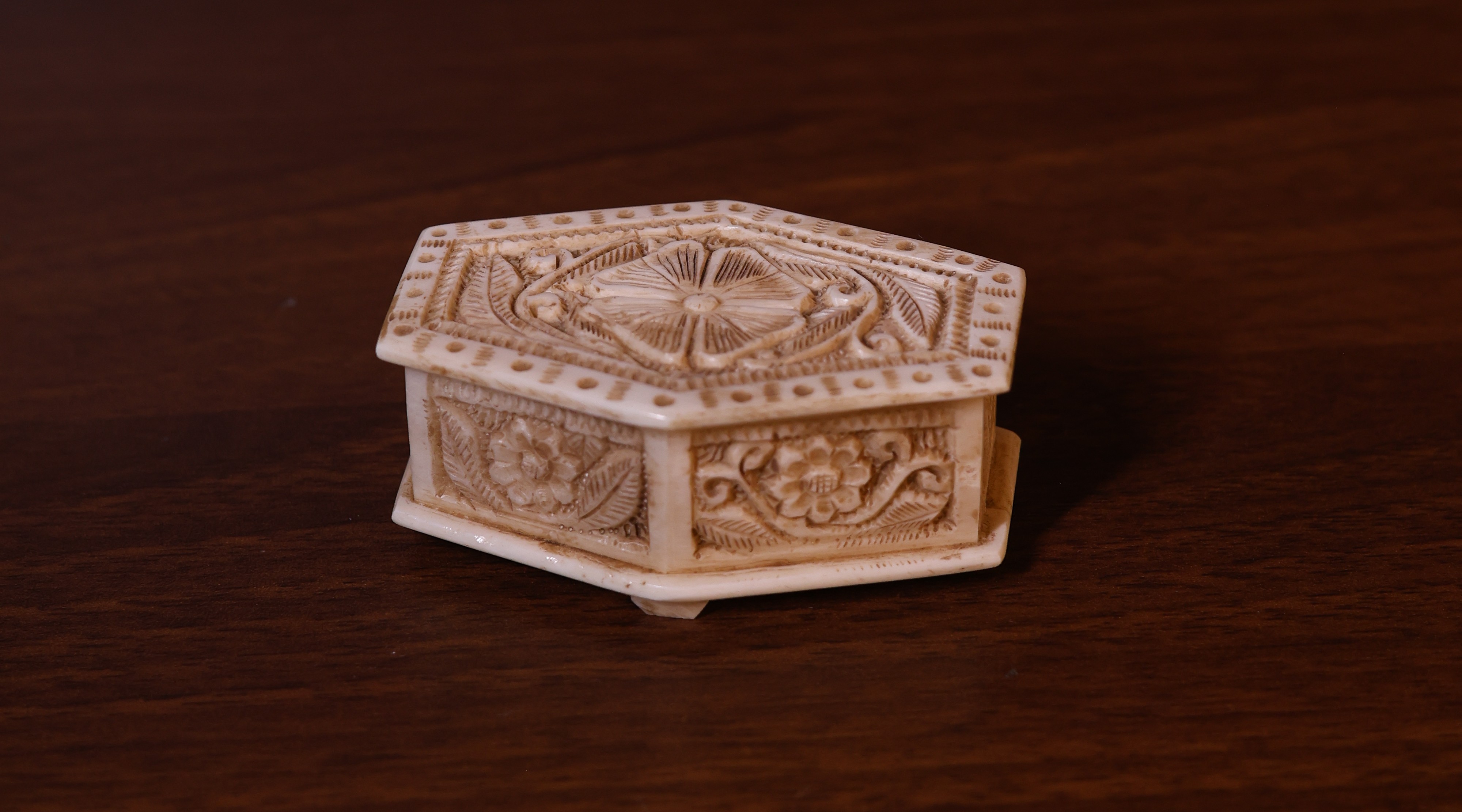 Ivory heritage Box